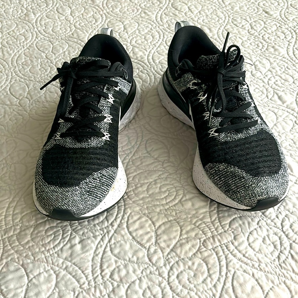 Nike 7.5 React women’s